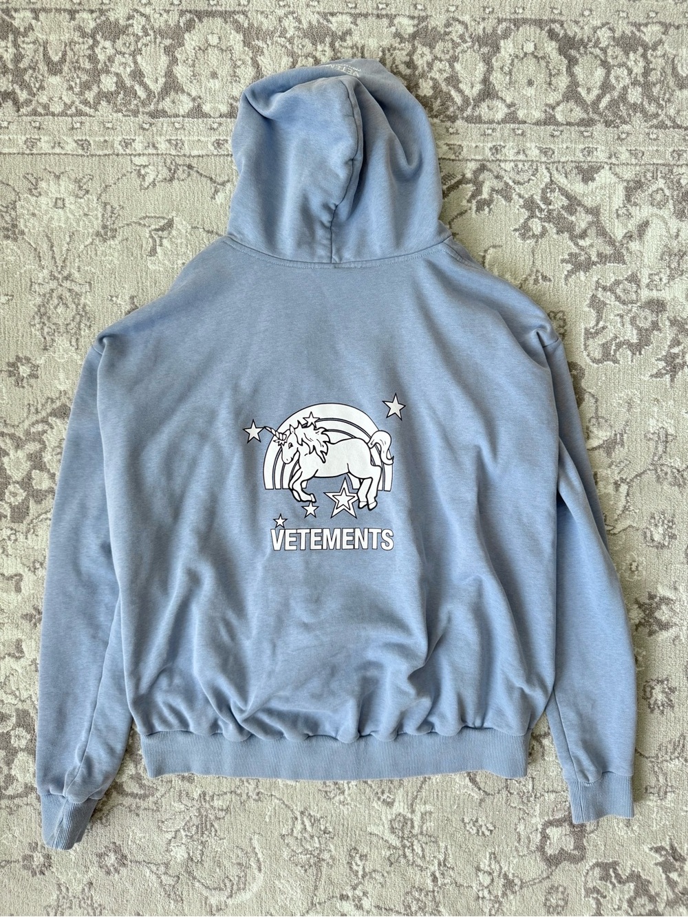Vetements ‘Unicorns and Rainbows’ Oversized Hoodie Spring 2018 Collection - XS - Picture 3 of 12